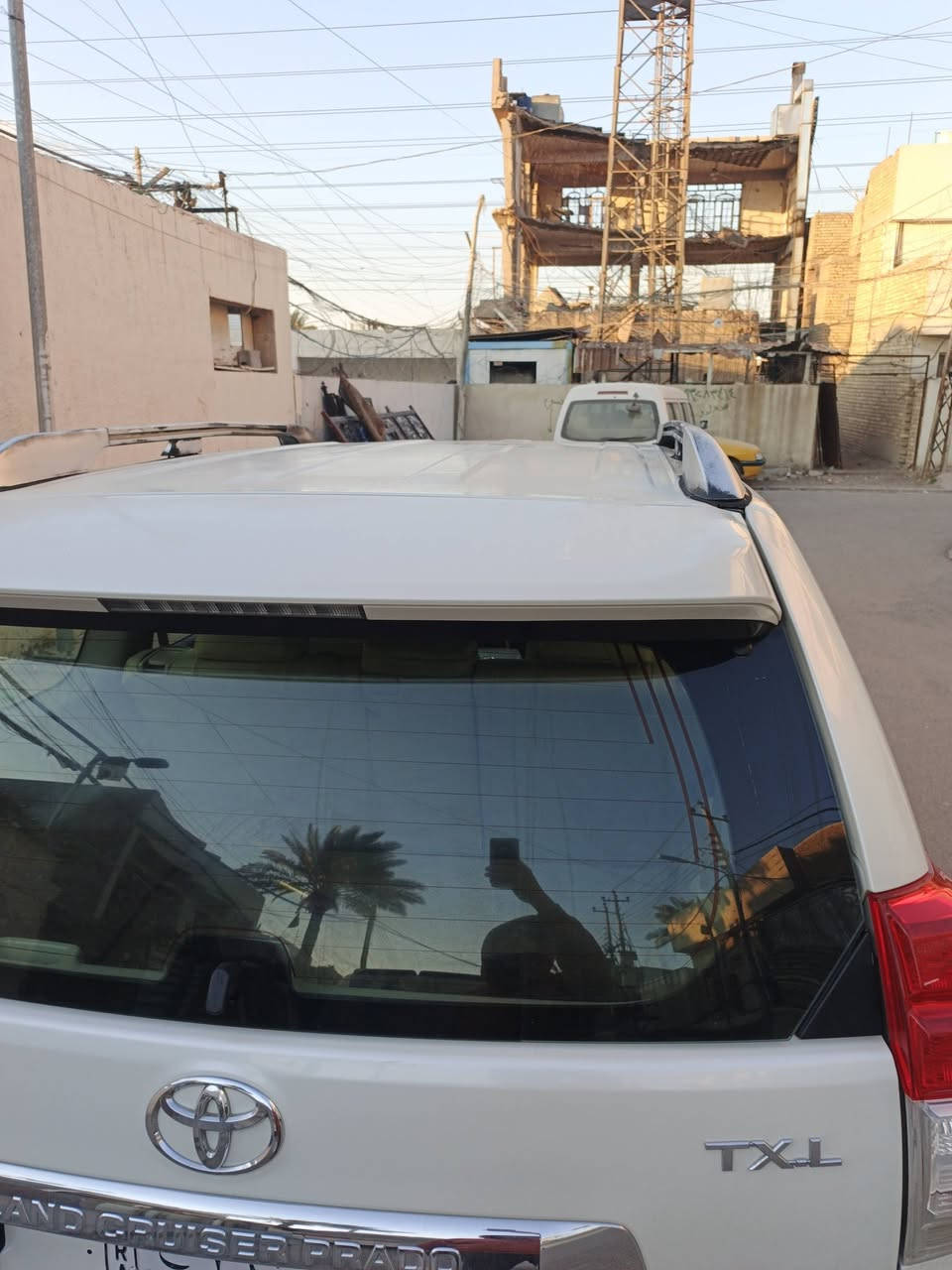 السلام عليكم برادو ٢٠١٠ رقم بغداد بسمي
محرك اربعه سلندر سبيردفن
بيها منظومة غاز اقتصادية تروح للنجف 
متصرف ١٠ الف 
السيارة حلو تبريد جيد فقط التدفئة عاطله بسبب الانابيب 
صدر السيارة الامامي جديد
بيه فقط بارد باب  
عكس السايق وبيها شخوط والمراية الجانبية بيها كسر     
ماشية ١٩٧ الف سعر ٢١٥
بغداد - الغزالية
 للاستفسار اكثر واتساب ***********
