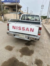 نيسان شبوط موديل 2007 السيارة مكفولة ب90 وبيها مجال رقمي 07708141834