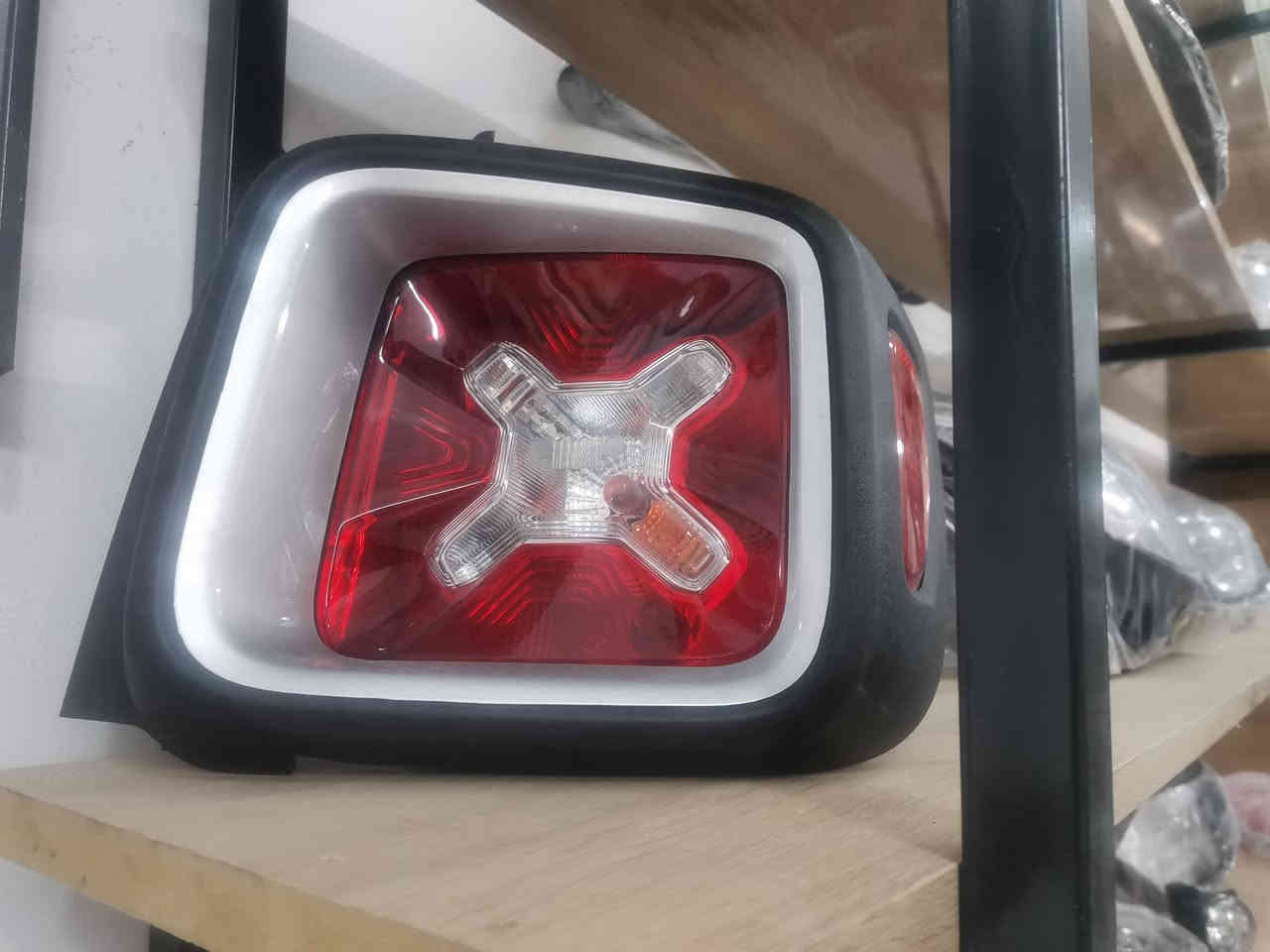 سنتر الأمريكي لقطع غيار السيارات الأمريكيه ميسان قطاع 28 قرب محطة الوقود مقابل شارع البتيره يوحد توصيل لجميع المحافظات..***********
