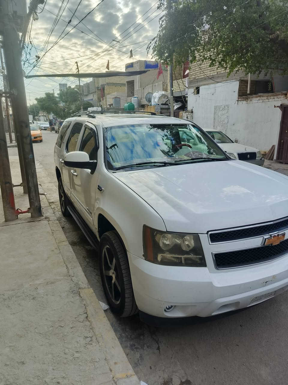 السلام عليكم  البيع تاهو موديل ٢٠٠٨ السيارة جاهزه مكينه وكير وتبريد خير من الله حادثه التكم الا امامية ومصلحة لا كص ولا شي مصبوغه احزام وشويه كصت القماره ابيع او مراوس السعر ١٦٥ وبين مجال مكاني بغداد تقاطع درويش /***********
