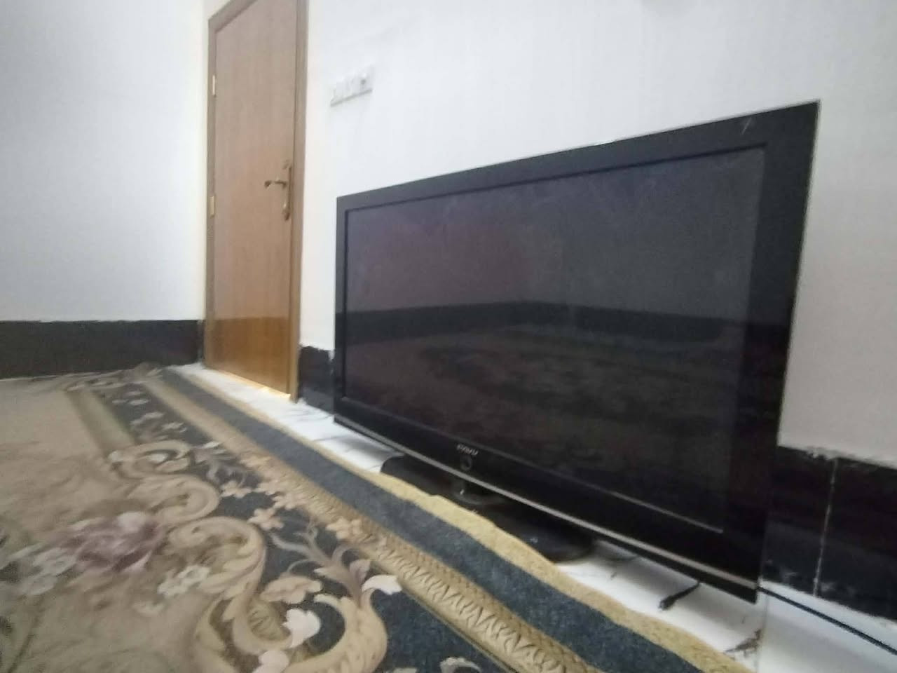 سلام عليكم شاشه البيع سعر 100 وبيه مجال كارت مال لوان عطل تشتغل حجم 52 ***********
