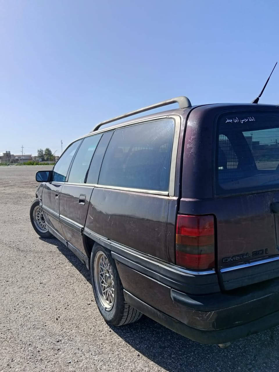 اوبل اوميكا موديل 91 كير توماتيك جديد محرك جديد بدون صبخ كابون بانزين بدون غرامه رقم الماني شرط التحويل 
جامات كهرب تخم تاير جديد طخم السياره جديد كهربائيات كامله شغل وطلع رقم الهاتف بي واتساب ***********
السياره موحوده ناحيه بعشيقه
