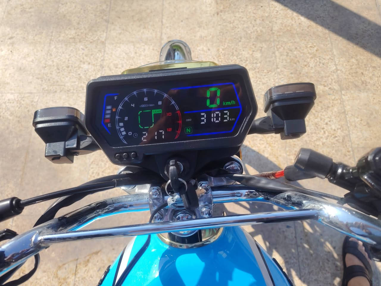 السلام عليكم دراجه للبيع سيفان موديل 2025 بحالة الوكالة الدراجه فول ما شاء الله دهن امزويل دراجه مداريها سعرها 800 وبيها مجال قليل الشراي يتصل *********** مكان الدراجه الموصل الجانب الأيمن
