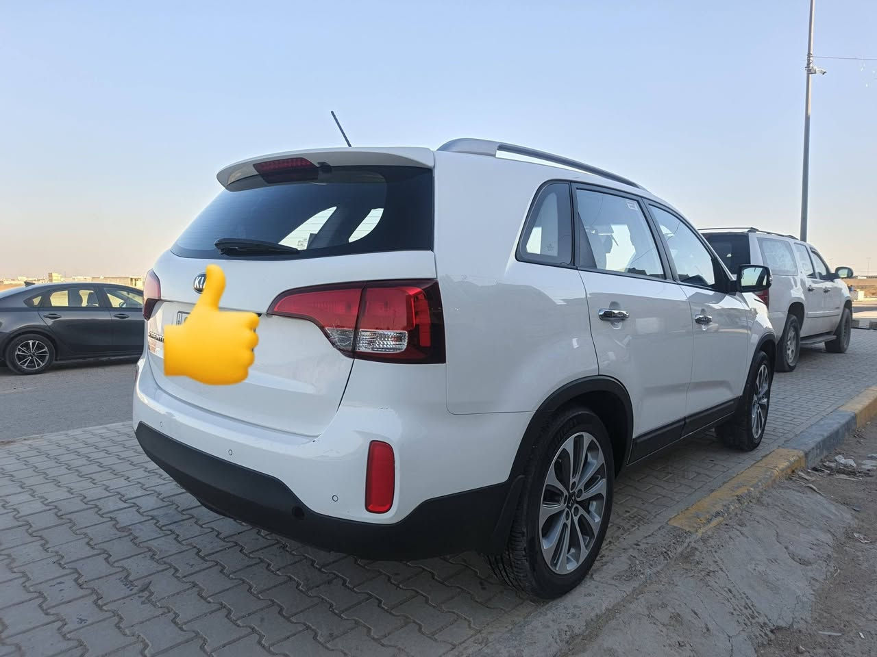 السلام عليكم
سورنتو 2014  شكل 2015
السياره فول مواصفات عدا البانوراما
رقم اسليمانيه باسمي تحويل بشرط
مكان السياره بغداد
السياره مكينه اربع اسلندر
اشاره بالمرايا
بدات كروم
بصمه ترحيب
تحكم ستيرن جهتين
تبريد ثلاث قطع
السياره كفاله عامه من الضربه والصبغ
داخل بيجي  
ويل كروم نيكل
رقم الموبيل
***********
السعر 175 بيها مجال بسيط
