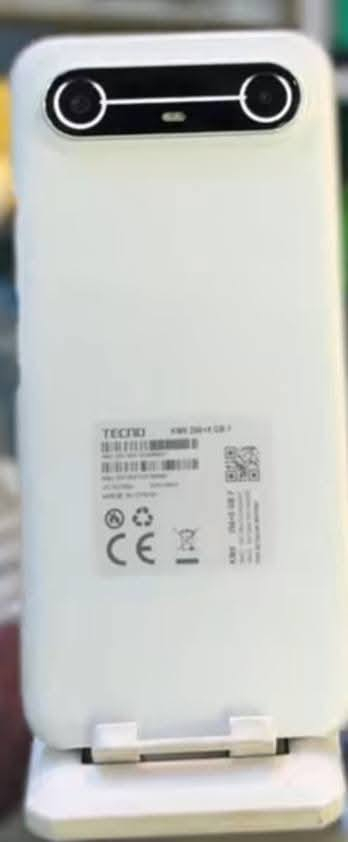 سلام عليكم عندي تكنو بوفا سلم g5تلفون صاله أسبوع من اخذته جديد غراضه كامله ذاكرته256رام 8+8, يعني رام 16 معالج قوي شاشه 144هيرتز لون أبيض مراوس فقط ايفون 13 برو ماكس


**إذا كنت صاحب هذا الإعلان وتريد حذفه لأي سبب، رجاءا أرسل رسالة إلى الدعم الفني**