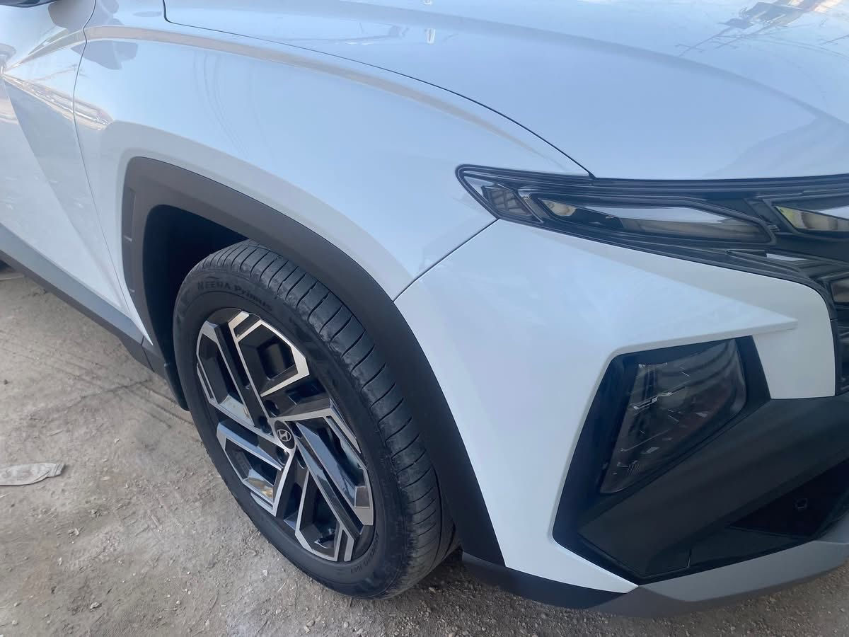 سلام عليكم توسان موديل 25 تو كلر باب كهربائي قماره سوده  شاشه متصله ماشيه 3 الف   مكفوله كفاله عامه من كلشي بعده بحاله الوكاله مدوشمه كامله شاحن واير ليس منافذ يوس بي
رقم الهاتف ***********
