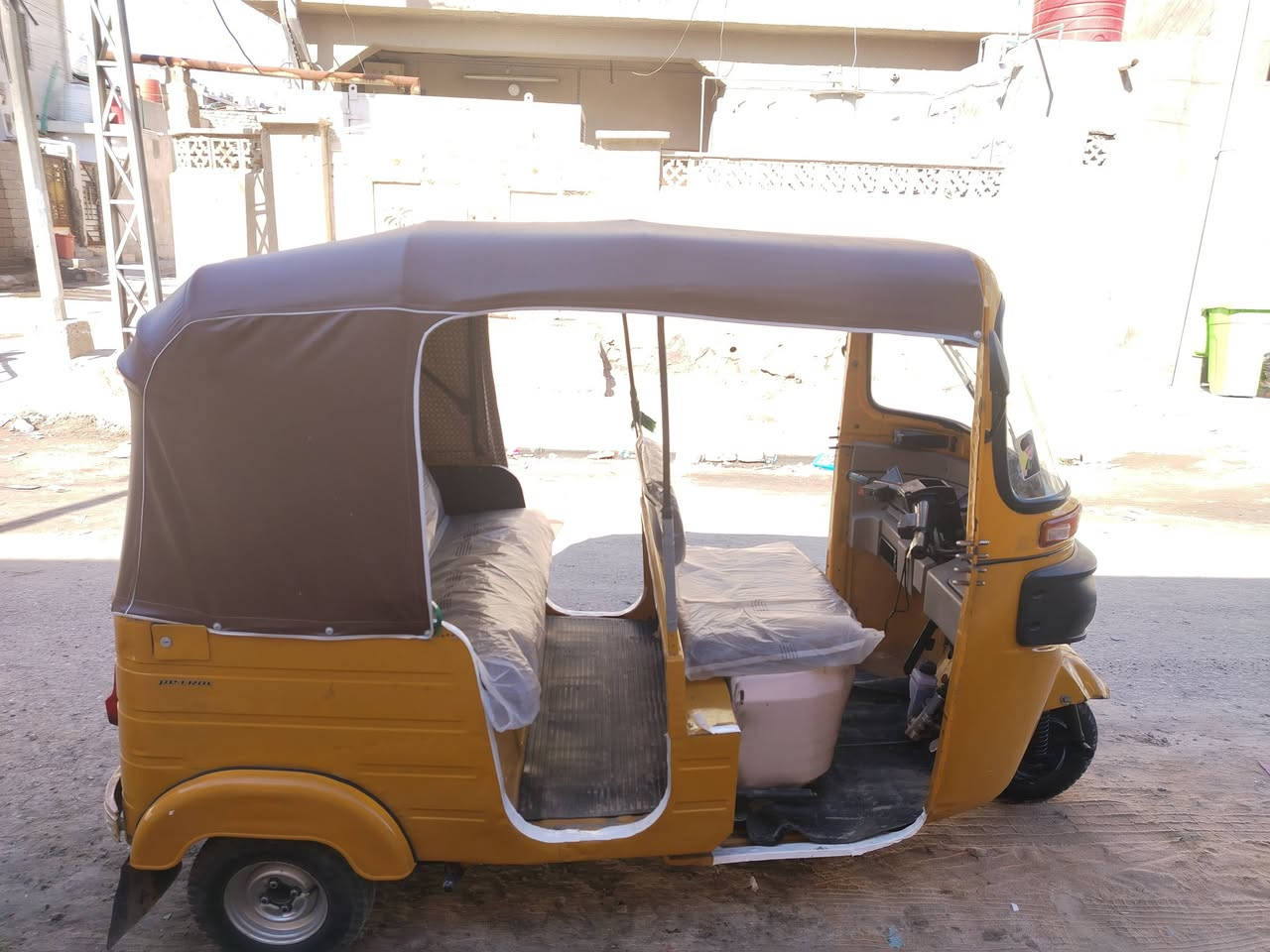 السلام عليكم تكتك باجات موديل20 رقم انجليزي تحويل ثاني يوم تكتك جاهزه مجهزه منكلشي مجفته تجفيت شركه ناعمه لا تنقص اولاتبخر تكتك حلوه تخم تاير جبلي كهربائيات كلها شغاله مكاني بصره حيانيه سعرها 5300 وبيها  ***********
