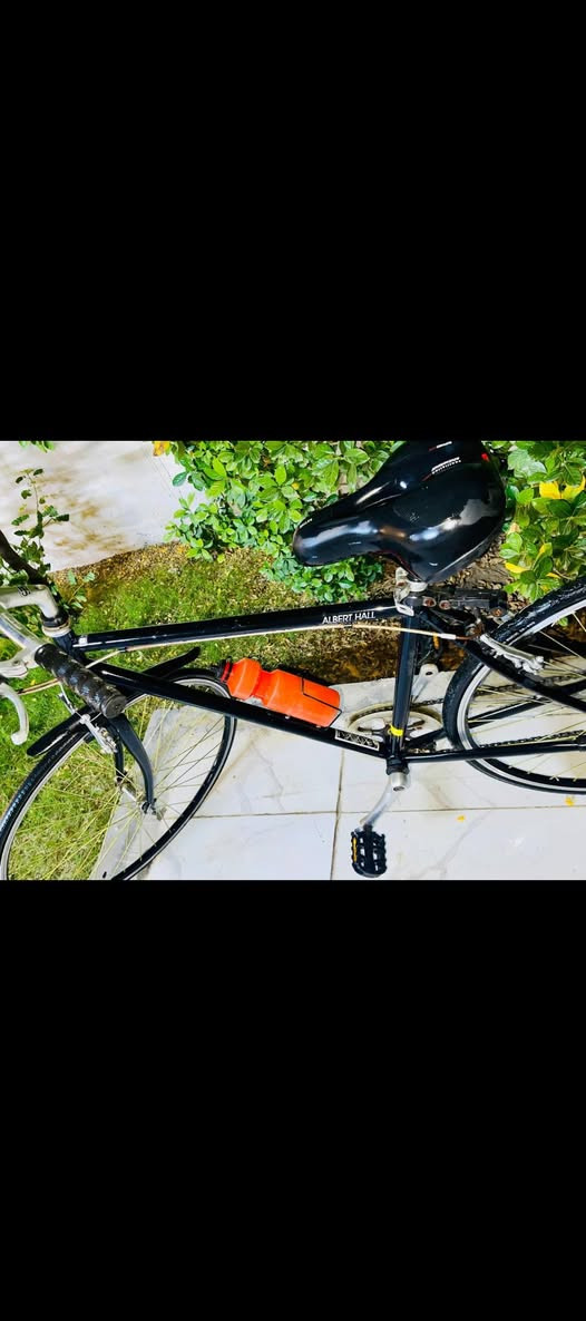 السلام وعليكم
بايسكل للبيع (c700) 

السعر 100 الف وبي مجال
الرقم: ***********
