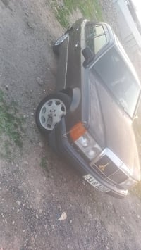 مرسيدس ٣٠٠ • موديل ٩٣ • رقم بغداد