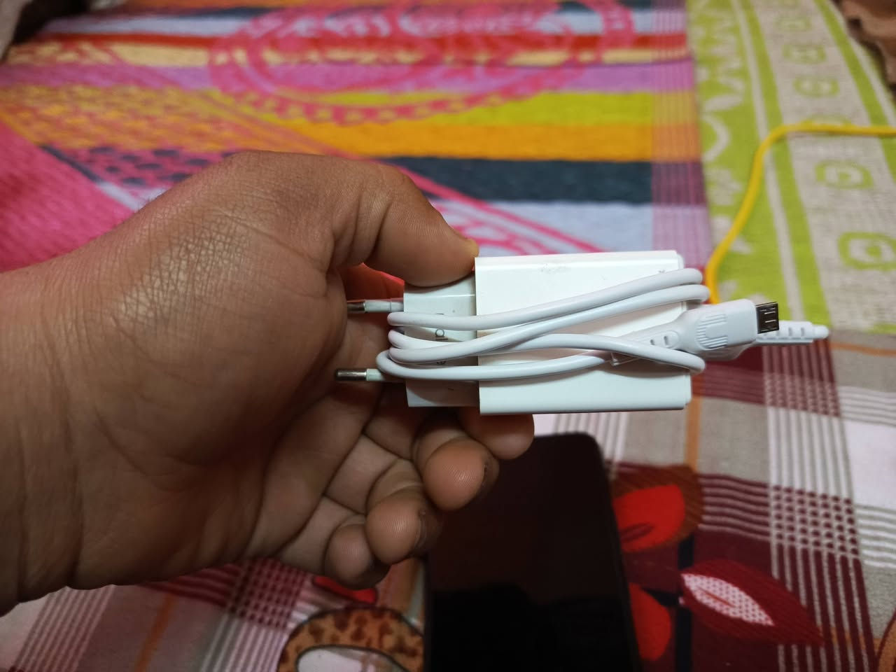 السلام عليكم موبايل اس 21 سي موبايل حلو ونضيف ومرتب وجديد ومكفول من التصليح وعطل شاحنته الصليه ويا سعره 125 الف المكان البصره القبله رقم ***********
