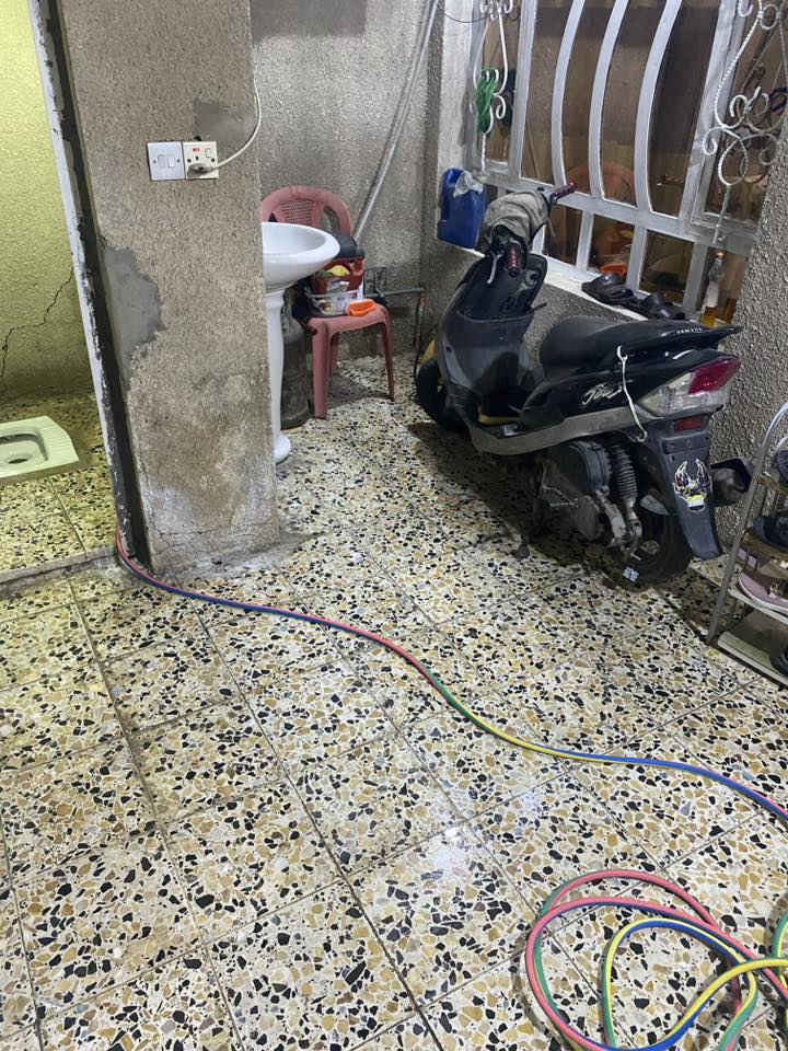 سلام عليكم للبيع بيت 100متر  🏠 في السده الجديده يم ساحه زمن طابق ونص طابو صرف بيت نضيف جدا  

ابو البيت رقم  ‭ ٠٧٧١ ٧٩٢ ٥٧٩٤‬
