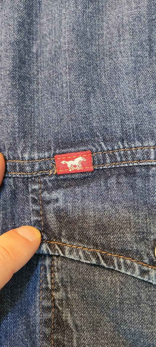 MUSTANG الالمانية ✔️✔️
باله اوربي اوريجنال %100
نظافة %100 
XXL  القياس 
68cm عرض الصدر 
75cm الطول 
يتوفر توصيل 6 الاف لجميع محافظات العراق 🚙


**إذا كنت صاحب هذا الإعلان وتريد حذفه لأي سبب، رجاءا أرسل رسالة إلى الدعم الفني**