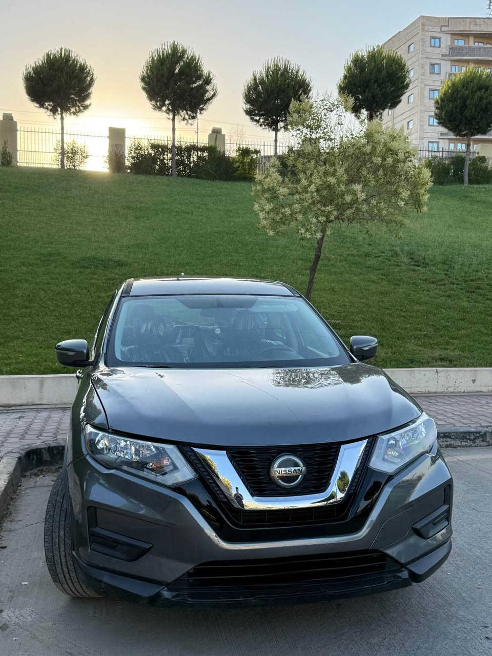 بەناوی خوای گەورە 
نیسان ڕۆگ امریکی ٢٠١٨  ٦٢هەزار ڕۆیشتوە سەیارەکە تابڵێی جوان رێکو پێکە سەیارەکە چەمەلەخی لەی سەکنی گۆڕاوەو بۆیاخە دەرگای لای سەکنی گۆڕاوەو بۆیاخە شانەکەی کەمێک بۆیاخە تێکەڵ کراوەتەوە لەبەر جوانی دوو پارچەو نیوە بە سێ دەفرۆشم مەکینەو گێڕی لۆک لۆکە زۆر کەم ڕۆیشتوەو خاوین ماوەتەوە سەیارەکە هەمو گیانی بە شەرتە 
تکایە موشتەری نیت سەرمان مەیشێنە سەیرەکەش بە ناوی خؤمە  مەجالی تیایە بۆ موشتەری گەر حەزی لێبوو 
***********
*********** السليمانية, العراق
