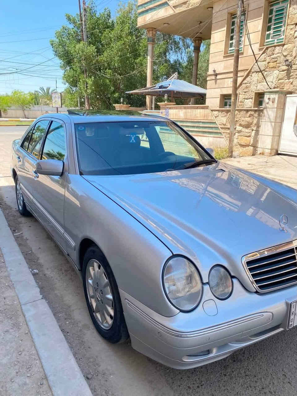 سلام عليكم لبيع 
ام عيون 210  
افنكر
موديل 2001 
كامل موصفات 
كشنات كهرباء 
برده كهرباء 
سلايت 
ثلاجه 
محرك كير جديد 
تبريد ثلج 
حداديه جديده 
تايرات جداد 
سياره جاهز 
وارد يابان  جديده معنه كلمه 
سعر ١٣٠ بيها مجال قليل 
مكان بغداد 
 ***********
