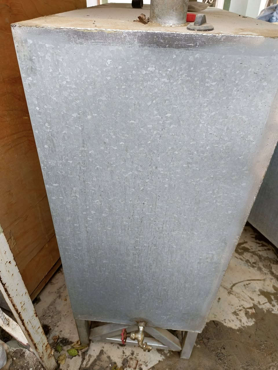 تانكي نفط عدد 2 سعة برميلين شغل قديم سعر الواحد 60الف
***********
