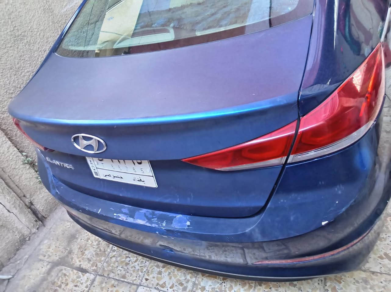 السلام عليكم 
النترا وارد امريكي موديل 2017 رقم بغداد لون نيلي ماشية (95000  ميل وقابل لزياده ) حادثها جنطة مبدلة ومصبوغة وجاملغ خلفي بارد ومصبوغ  وبيها بالعراق حادث حافة البنيد حار ومصبوغ  كل بنيد  وبارد جاملغ امامي حك شبر تقريبا والباقي مكفول 
صور حادث مرفقه مال امريكا 
مواصفتها  عادية :- 
* مكينة 2000 دوش مفتوحة 
* شاشة كبيرة 
* تحكم ستيرن 
* سويج مو بصمة 
والباقي المواصفات العادية 
السعر :115
مكاني المشتل / شارع المطبك 
رقم الهاتف :- *********** بغداد, العراق
