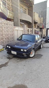 مستعجل ع بيعته  بدون مراوس Bmw e30 325 1990 رقم بغداد باسمي تحويل ثاني...