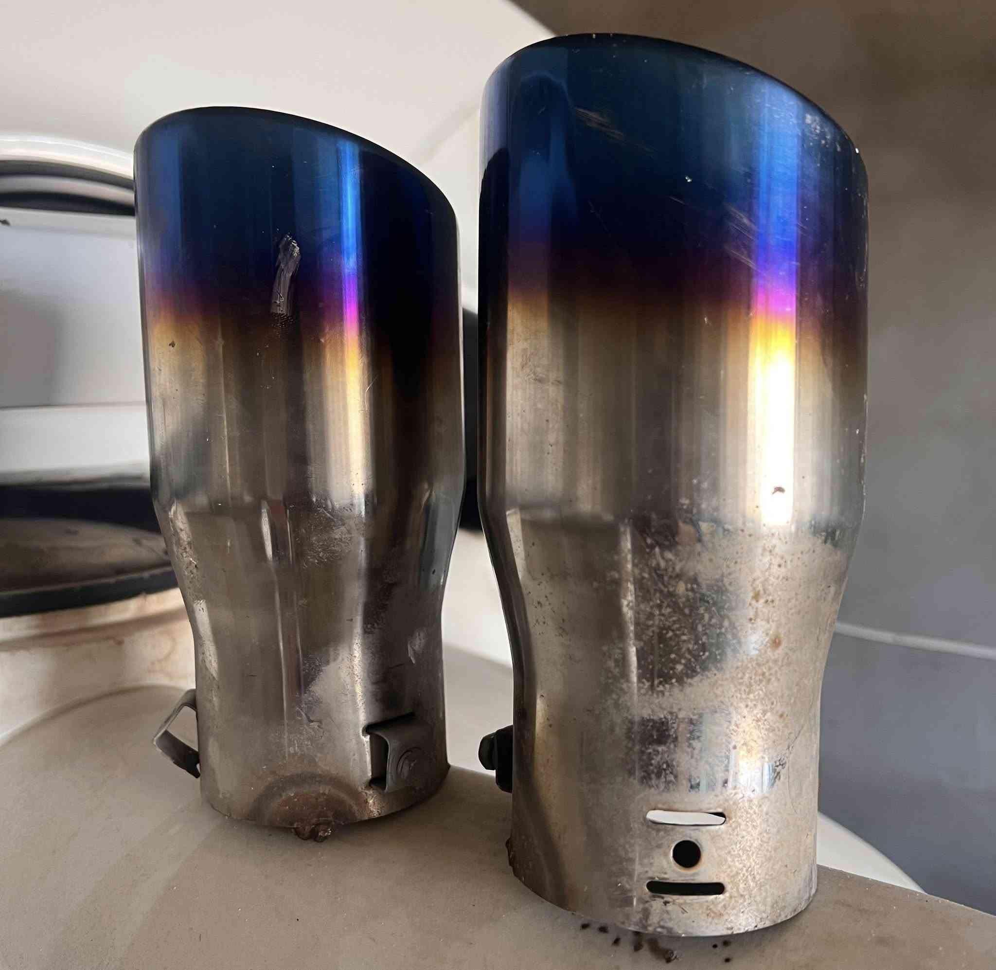 سلام عليكم تحديث جارجر 
نضيفات لا كسر ولا شخط
دعاميه امامي خلفي 
دوس ثنين وكزوز ثنين
تحديث كامل دفيوزر تريد اشدهن إلك تريد تاخذهن 
لسعر ***********
