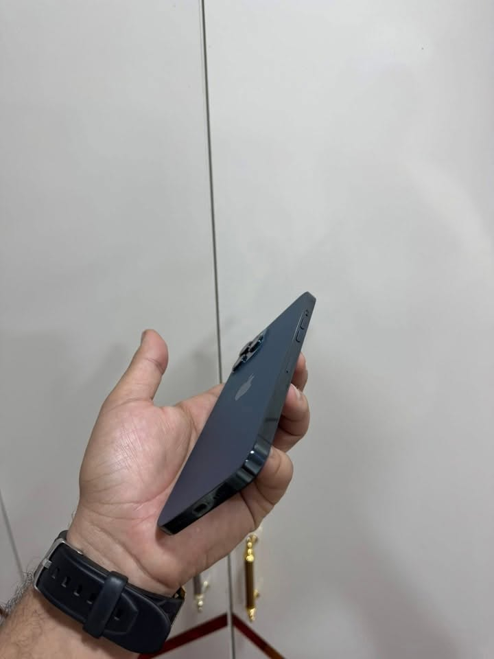 iPhone 12 Pro Max للبيع
• الحالة: نظافة %100
• السعة: 256GB
• النسخة: شرق أوسط
• الجهاز جديد جداً
• الشاشة والبطارية أصليات (مستبدلات)
(والفيس أيدي متوقف)
• الجهاز مفحوص ويعمل بكفاءة عالية
العنوان: بغداد - العامريه
ما رقم الهاتف / واتساب ***********
اسعر 350وبيه مجال
