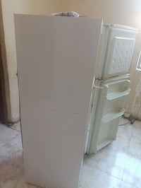 ثلاجه • مستعمله • قابلة تفاوض