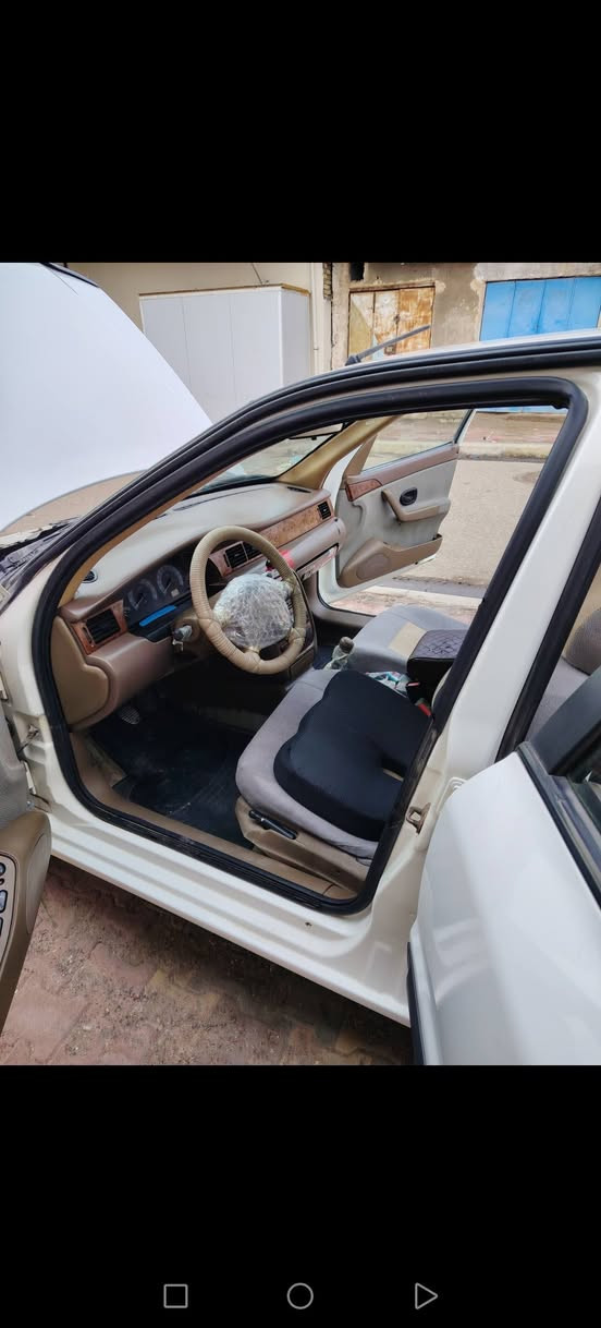 السلام عليكم.... سمند ٢٠١١ جاهزة من كل شي... السعر ٤٨ بيها مجال بسيط.... العنوان ميسان ناحية السلام.... ***********
