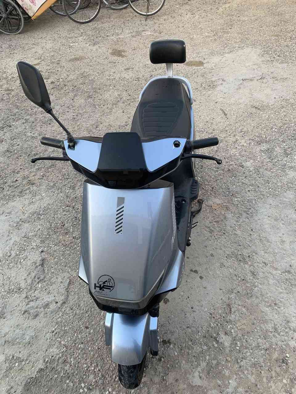 دراجه HF
6 بطاريات مو تجاري اول متجي من الشركه مبدل اصليات وكاله
شاحنه اصليه وكاله 
سرعه 90
افتر بغداد بيها متخلص شحن بين يوم ويوم اشحنها بس من اروح مكان بعيد هواي اشحنها
دبل اشاره سويجات ثنين وبصمه عن بعد تشغلها وتطفيها
وبصمات شاشه ثنين
مرايات ثنين جديده الدراجه
السعر. : 700 
رقم واتساب : ***********
