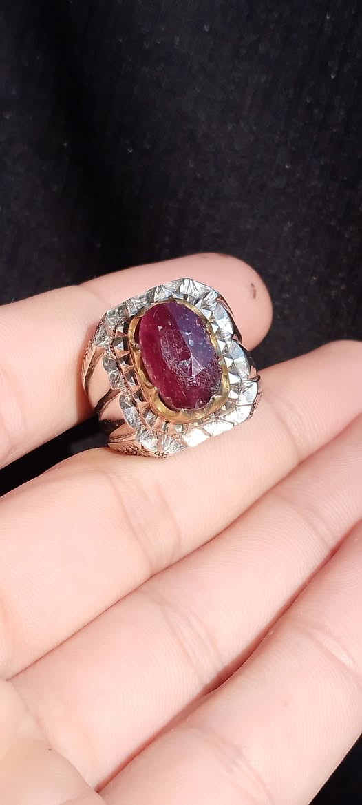 السلام عليــكم
لبيــع  بـ « 40 الــف»   بـــــدون عمله رجاءً قياس «23»
محبس ياقوت افريقيا فرط الرمان  داير نحاس
صياغه المبدع « طوبى»  عيبه شويه ثلمه كما واضح بتاشير 
باقي صور لمحبس بتعليقات خليتهنّ
بدون إحراج توصيل ماكو  ( بدون حجز رجاء اخوي )
مكاني  بغداد مدينه الصدر


**إذا كنت صاحب هذا الإعلان وتريد حذفه لأي سبب، رجاءا أرسل رسالة إلى الدعم الفني**