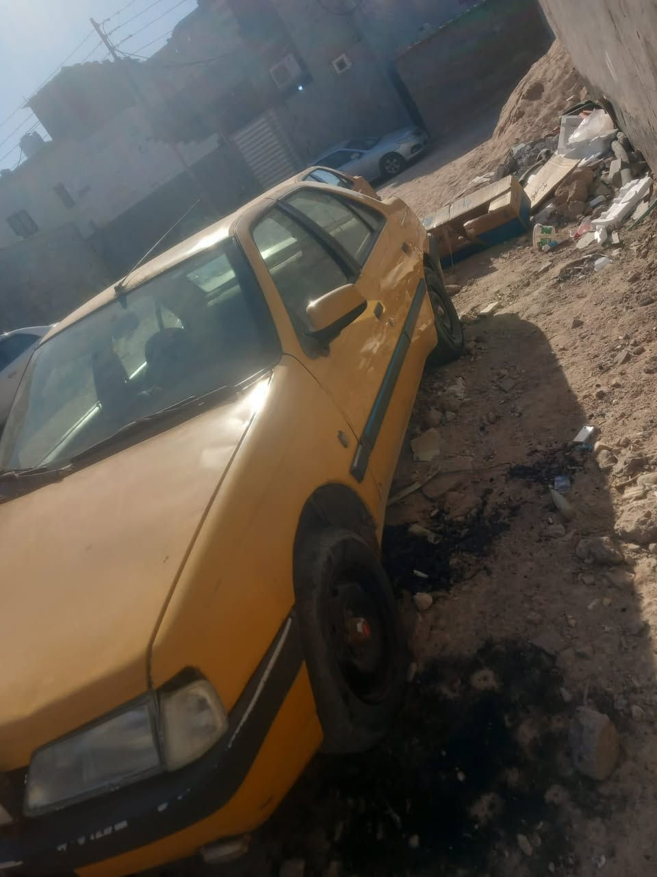 بيجو 405مديل 16راعيها موجود تبريد ثلج كير زين لا يفلت ولا بي شي كهربائيات كلها شغاله بس كايمه السعر  17وبيها مجال العنوان بصره ابو الخصيب ***********
