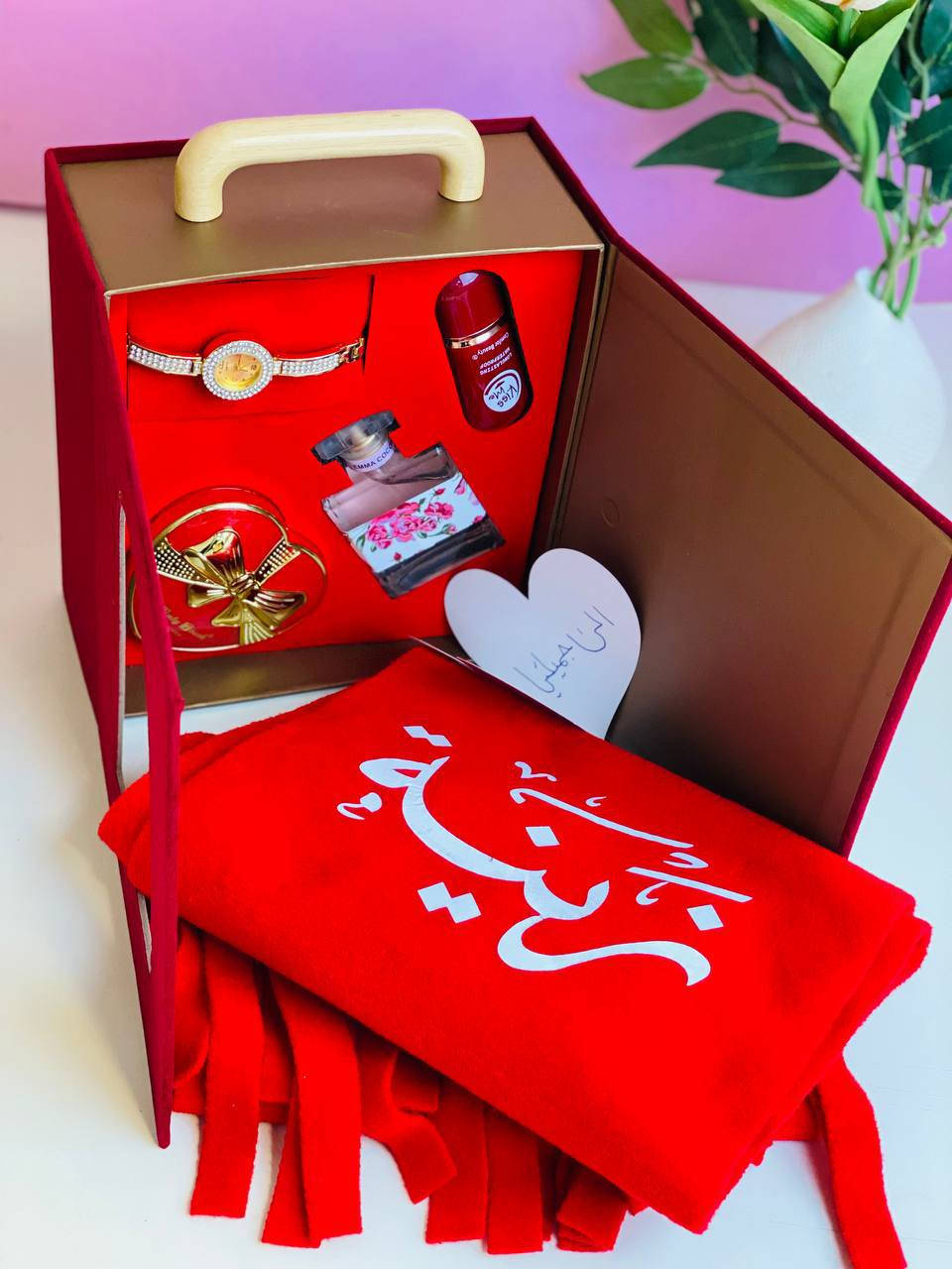 ❤️ تفاصيل حُب مختارة بعناية

❤سكارف الميكاسا وطباعة الأسم حسب الطلب 😍

مع 💼بوكس حقيبة كبيرة هدية نسائية كلش حلوة وأنيقة ومميزة❤💐

مع كارت العبارة حسب الطلب 💌

السعر 28 الف 

🚘يوجد خدمة توصيل لجميع محافظات العراق ٤ الاف🚘


**إذا كنت صاحب هذا الإعلان وتريد حذفه لأي سبب، رجاءا أرسل رسالة إلى الدعم الفني**