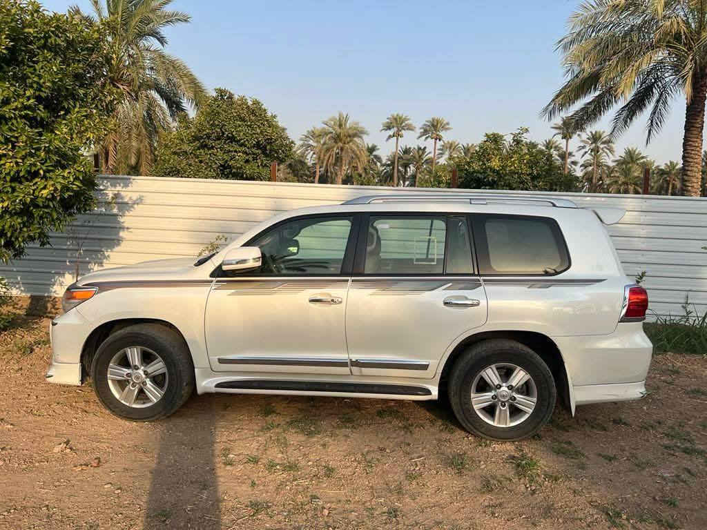 السلام عليكم
لاندكرو2014اصل ( ابريم ) رقم بغداد مشروع وطني ابسمي
السياره مكفوله من الضربه والصبغ والتبديل والفتح وشرط حتى الدعاميات ابدون لاصبغ ولا تبديل شرط السونار
فقط صدعة بل قمارة     

مواصفات الابريم معروفه .
ماشيه 90 الف 
. بصمه تشغيل + بصمه ابواب
. فتحه سقف
. طفايه 
. كشنات جلد + كهرباء 
. كشنات ثلاث حركات
. زراك لايت 
. ايرباكات عدد 8
. حساسات امامي + خلفي 
. اشاير بالمري 
. 6 سلندر محرك
. نظام ترحيب 
وباقي المواصفات  
مكانهه بغداد.
سعر ٤٢٥ اربع شدات وخمسه وعشرين 
تصال *********** او ***********
