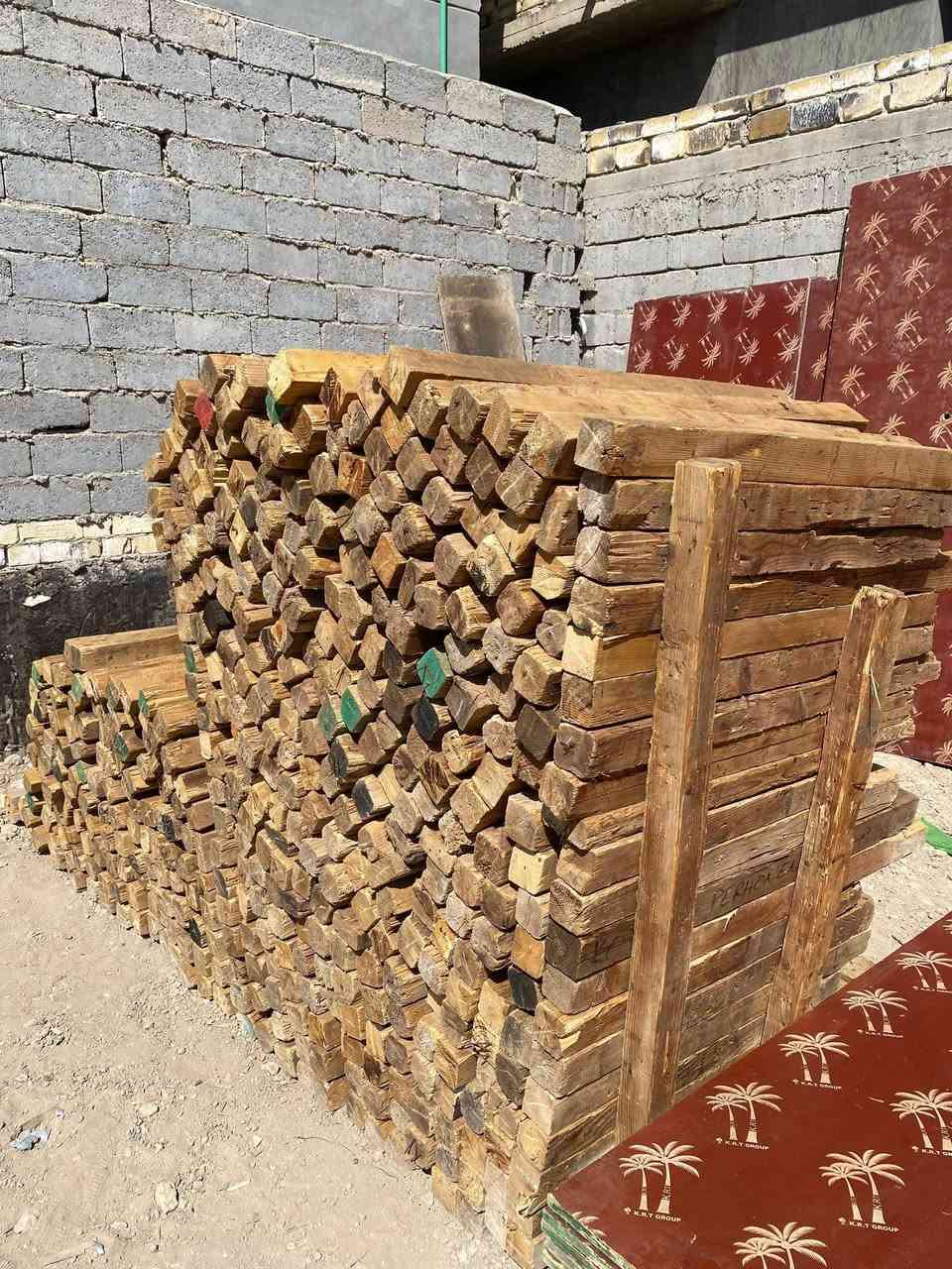 خشب للبيع العدد 6اله ربع مكعب لوح 4متر العدد 3مكاعب +سير حمال ابو 4متر مكعب اله ربع +مكعبين سير ابو متر ينباع شلع السعر مناسب مكاني بابل للتواصل ***********//***********
