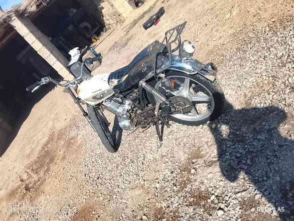 دراجه للبيع موديل 17تايرات جدد دبلات جدد مكينه بيها صرف سعرها 150وبيها مجال خاص موجود او اتصل ***********
