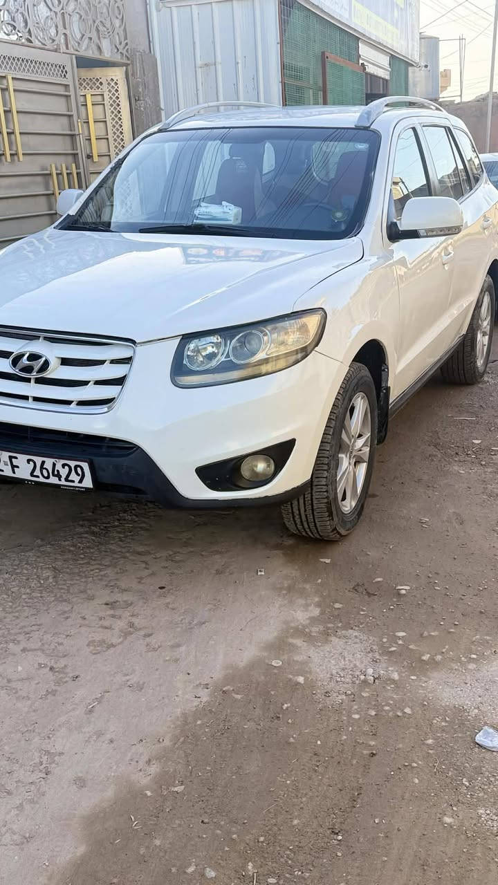 اعتذر عن المراوس بيع نقد 
السلام عليكم
سنتافي للبيع
2012
 محرك ٦
7راكب 
شرط التحويل
سنويه ل٢٠٢٦
الضرر موضح بل سونار
مكان السياره بيجي السعر125 وبيها مجال البيع نقد
رقم الهاتف***********
