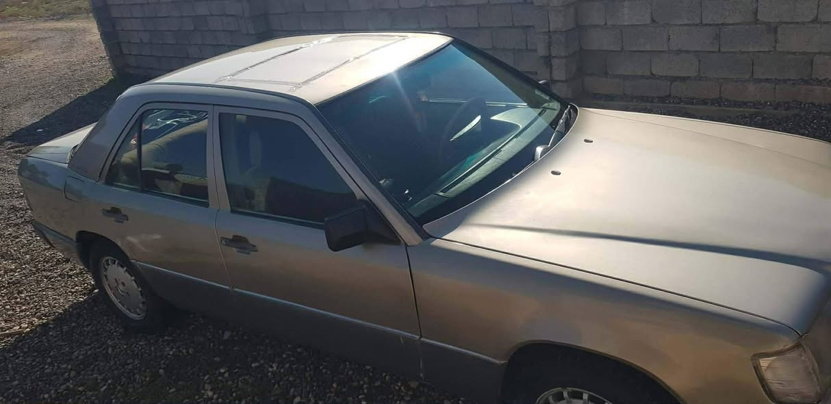 سياره للبيع
السلام عليكم سياره مرسيدس دب موديل 88 گير محرك طخم تاير  جديد باتري جديد رقم مصطره الجديد نفاذ لل29 بسمي السعر 50 وبيها مجال ***********
