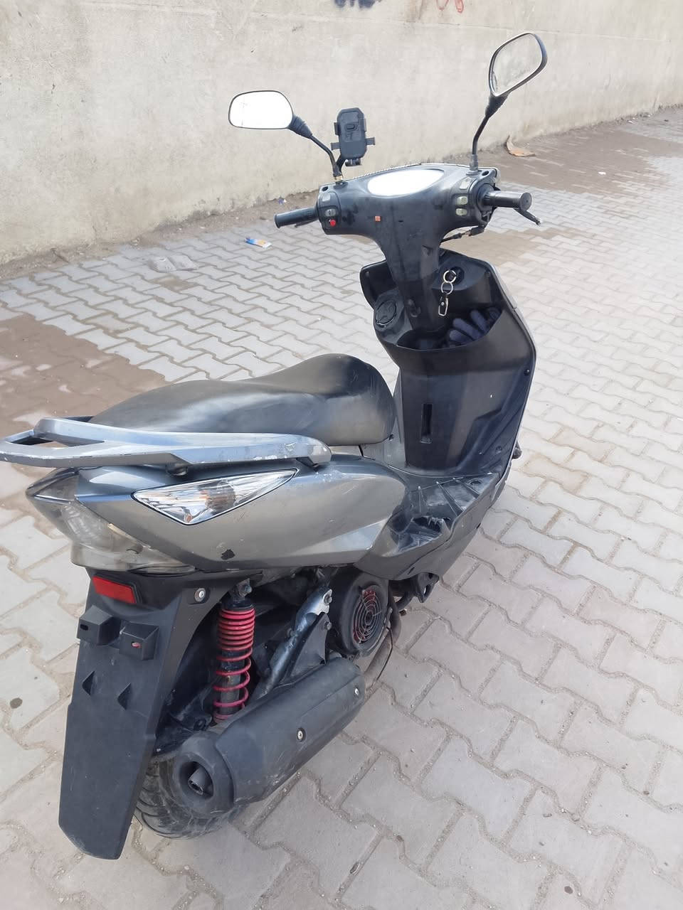 سلام وعليكم دراجه ماكس ثعلب دراجه مكفوله من كلشي اي نقص مابيه مكان بغداد المنصور سعره 700 وبيه مجال ***********
