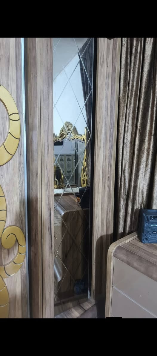 غرفه تركيا ٩ قطع نفس ما بلصور السعر 325 بغداد البلديات ***********
