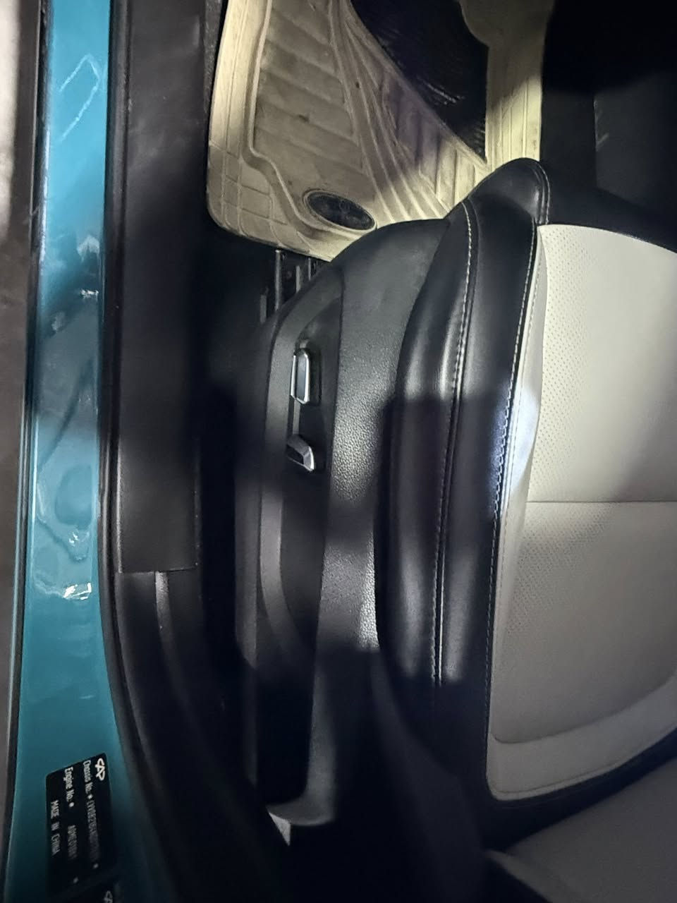 السلام عليكم مسحت منشور سبب موعد جذب حبيبي لاتكلي مسح منشور شراي تعال شوف بعينك سعره 127
للبيع  تيكو 7برو فول1/1 كفالة عامة بعدها بالضمان من شركة السراب 

شيري تيكو 7 برو 2022 CHERY Teggo 7 pro 3 
‼️ مرقم بغداد ‼️باسمي حره

اليكم التفاصيل الآتية:

🚘 خليجي 
🚘 الموديل 2022
🚘 سعة المحرك 1,5L 
🚘 مرتبط بناقل حركة أوتوماتيكي 
🚘 عدد AIR BAG 6 ‼️
🚘 حساسات أمامية 
🚘 حساسات خلفية
🚘 لايت زينون + LED
🚘 كشافات 
🚘 بك لايت LED 
🚘 حجم الاطار 235/60R18 
🚘 ويل كب 18‼️
🚘 فتح الصندوق كهرباء 
🚘 بانوراما ‼️
🚘 اريل نفكيتر 
🚘 هاند بريك بصمة 
🚘 مفتاح التشغيل بصمة 
🚘 دشبول شاشة 
🚘 شاشة 
🚘 كاميرا دوارة
🚘 4 كاميرات °360
🚘 المقاعد جلد  
🚘 حركة مقعد السائق كهرباء 
🚘 المودات والأوامر الصوتية
🚘 مثبت السرعة Cruise 
🚘 أوضاع القيادة  Drive Mode
🚘 فحص أنظمة السيارة 
🚘 مقود جلد حياكة رياضي 
🚘 حساسات ضغط اطارات
🚘 تبريد شاشة مناخين منفصلين 
🚘 قطعتين تبريد 
🚘 أوضاع القيادة DRIVE MODE 
🚘 ا ABS  
🚘 أوتو هولد 
🚘ا ISOFIX  ايزو فكس
🚘 نظام مانع الانزلاق
🚘 تتسع المقصورة الداخلية ل 5 راكب 
🚘 اشارة في المرايا الجانبية قابلة للطي 
🚘 مخرج منفذ الطاقة ⚡
🚘 شاحن هاتف Wireless 
🚘 ا  Bluetooth / USB 

💵 السعر 127

تصال ***********
