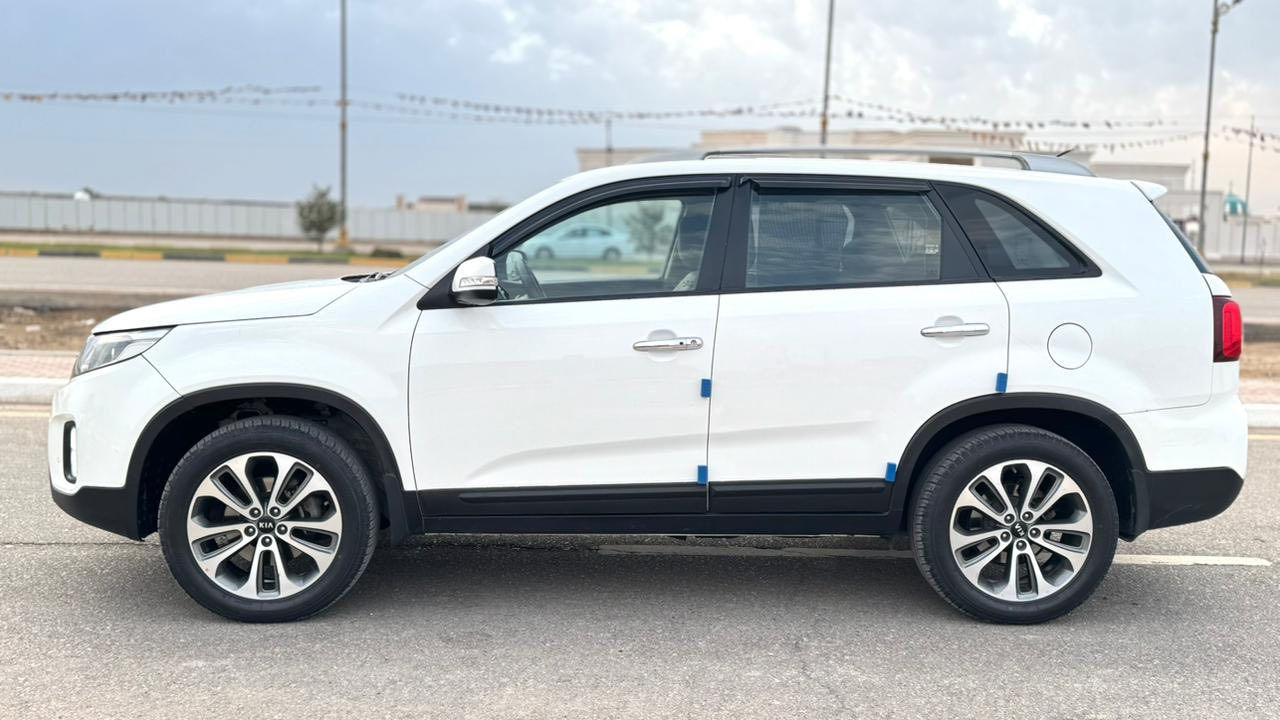 كيا …. سورنتو
موديل …. 2015
رقم بغداد تحويل مباشر بأسمي 
خليجي 
فول مواصفات 
_بصمه
_بردات أبواب خلفيه 
_اشاره بالمرايه
_لد خلفي وامامي 
_حساس خلفي وامامي
_3 قطع تبريد
_7 راكب 
_مكينه 2400 
مكفوله من صبغ وتبديل وبارد 
جديدة جدا 
مكان السيارة واسط الصويره 
للاستفسار اكثر عن الاسعار
***********
***********
