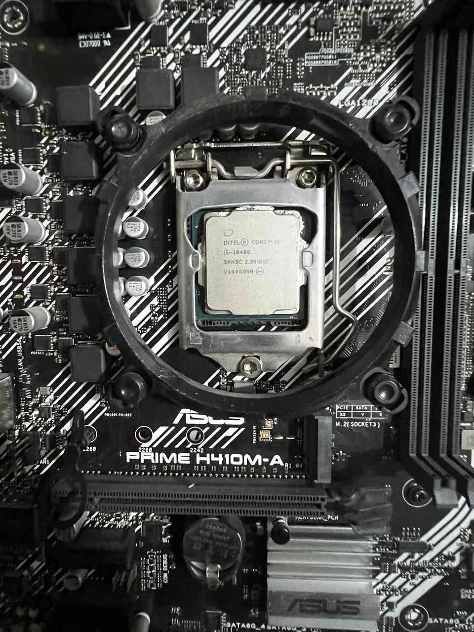 السلام عليكم
عندي كومبو كامل i5 10400
البورد prime H410m-a
المبرد المعالج الغازي 
كلهن شغالات ومابيهن اي خلل ونطيك بيهن ضمان 
السعر 150 قفل قفل


**إذا كنت صاحب هذا الإعلان وتريد حذفه لأي سبب، رجاءا أرسل رسالة إلى الدعم الفني**