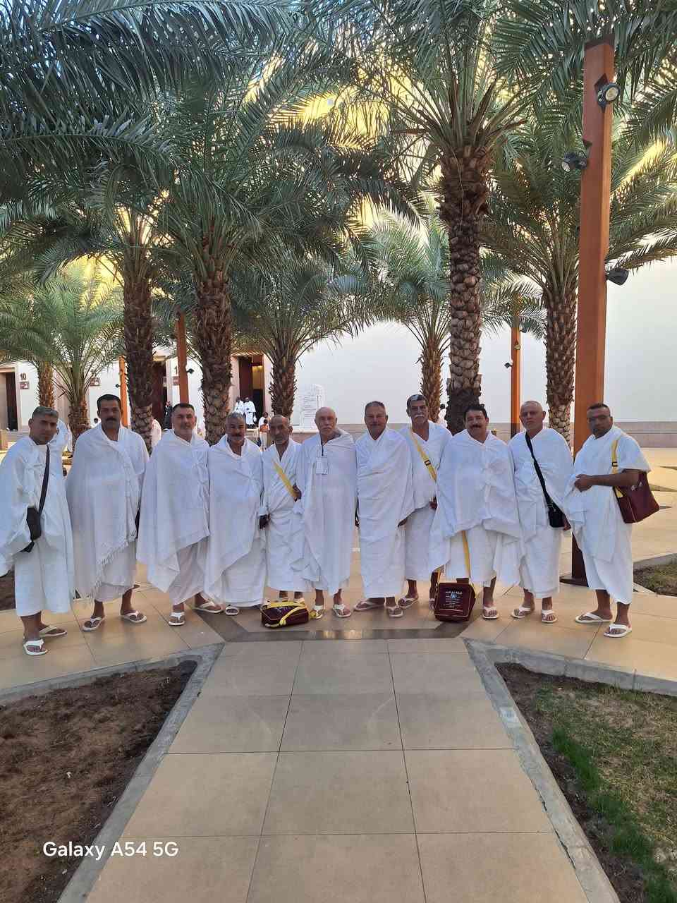 تعلن حملة المتعهد صباح عبد محمد عن تسير رحلة إلى الديار المقدسة للأداء العمرة المفردة لشهر شوال طيران بسعر مليون ومية الف دينار ثلاث وجبات طعام بوفيه مفتوح هداية حقيبتين كبيرة وصغيرة احرام رجالي ونسائي كافة المزارات في المدينة المنورة ومكة المكرمة السكن قريب من المسجد النبوي الشريف وفي مكة اركان بكة خمسة نجوم 
علما اخر يوم استلام الجوازات يوم ١٨ من رمضان لان التفيز ينسد من قبل المملكة للتهيئ لموسم الحج للإستفسار الاتصال على الارقام التالية ***********و ٠ط*********** العنوان العزيزية مقابل مركز شرطة العزيزية بجانب مطعم علي صبيح سارعوا بالتسجيل لأن آخر عمرة بهذا الموسم خدمة ضيوف الرحمن شرف لنا والتجربة خير برهان ومن ألله التوفيق
