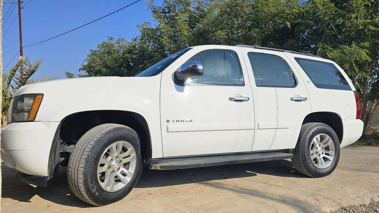 تاهو ٢٠٠٩
مكفولة بدون ضربة وبدون صبغ 
مكفولة كير ومكينة السيارة مشروع وطني بإسمي 
١٨٩$ 
***********
