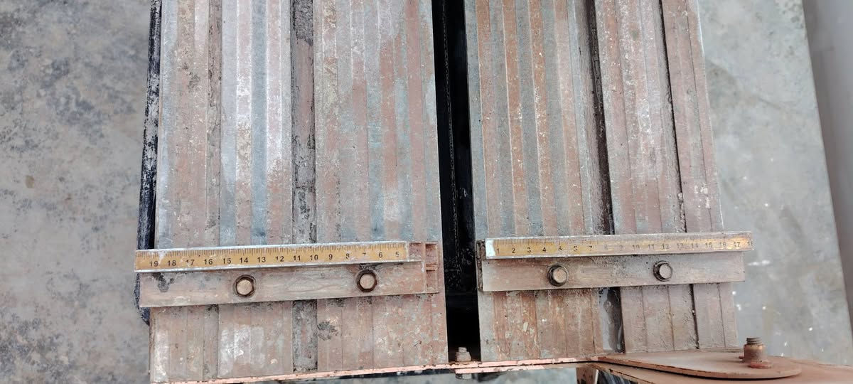 سلام عليكم
للبيع 
قاطعة لقطع السيراميك والبورسلين والمرمر والكاشي 
 السعر: 250 الف وبيها مجال 
للاستفسار: ***********
