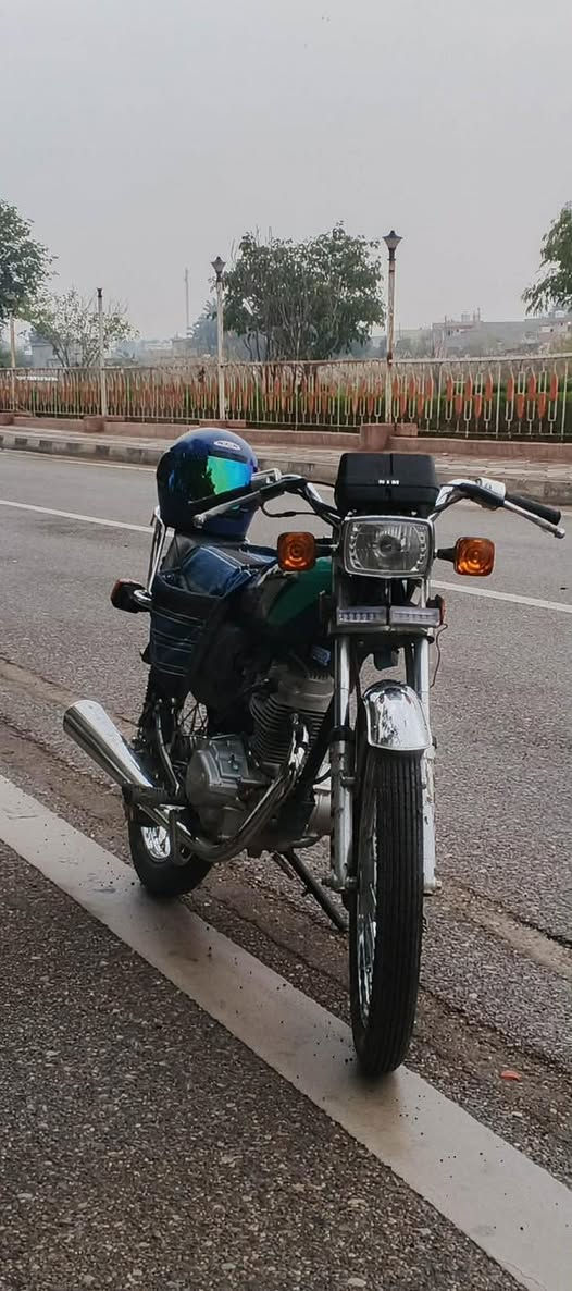 سلام عليكم نامه 2026 شلعه معدل اطّير جديد مطلعها ماصار شهرين اي نقص مابيها مكينه سبانه ماطاخها كلها عل بلاد 

***********وهاذه رقمي
