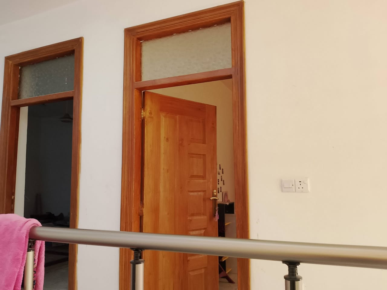 دار للبيع زراعي مساحته 77 متر مربع واجهه 7نزال 11 يحتوي على 3 غرف نوم مطبخ استقبال تواليت خارجي حمامات اثنين منور سطح كبير بيتونه كبيره اتصال  بيع مستعجل***********
