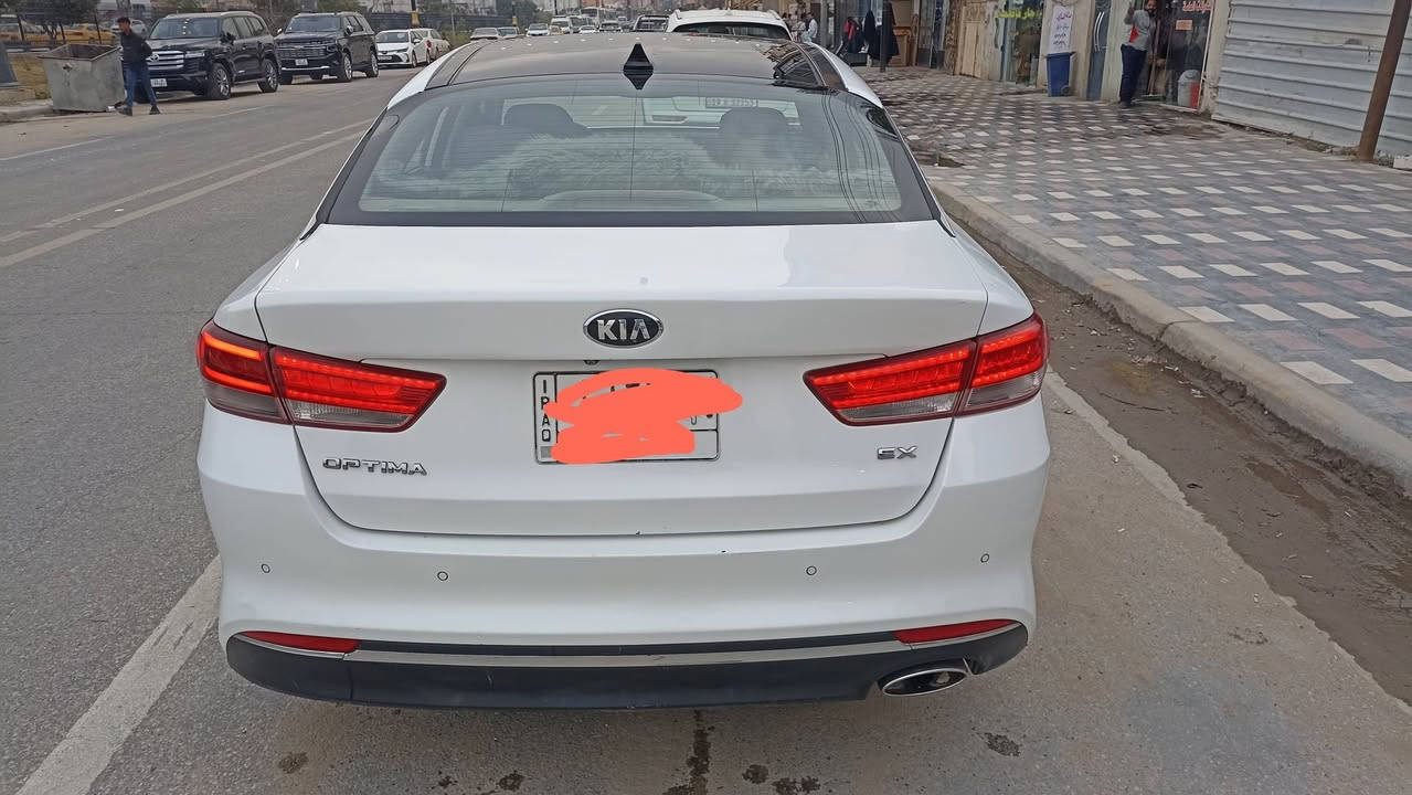 كيا اوبتيما امريكي  موديل2016  فول مواصفات 
محرك 2400 تيربو gdi ماشيه 124  بانوراما فتحه لو ابيض صدفي رقم بابل

كير ست نمر 

شفتات استيرن تحكم قيادة 

ثلاث وضعيات قيادة 

بصمه تشغيل 

بصمه أوتو هولد

كامرة وشاشة مالته الاصليات

مري شفط +أشاير مري 

تدفئه تبريد كشنات

تبريد  قطعتين نقص غاز فقط 

سماعات انفنتي 

كراسي امامي كهرباء قيادة خزن ميموري كهربائي 

ويل حجم ١٨ وبعد هواي بيه مواصفات

بيها كم قطعه صبغ  ابيع حزام

ملاحظة السيارة عليه غرامات 950 وساقطه سنويه اني اوكف وياك على الحاسبه اصفر غرامات 

السعر110$  وبيها مجال المكان كربلاء الحسينية  

***********
