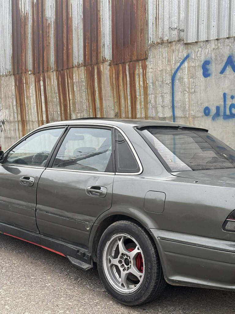 گلاند سیگما 
مۆدیل 1991
مەکینە مازدە12کابریتە
گێر حادی
چوار ویل کەپ
ناو جلد 
سبوغ عام بۆ جوانی 
ئارم پلاستیک سۆران 
موشکلەی مەدەنی  بەشەرت 
17وەرەقە
ژمارە تەلەفۆن 0783,035,34,21 أربيل, العراق
