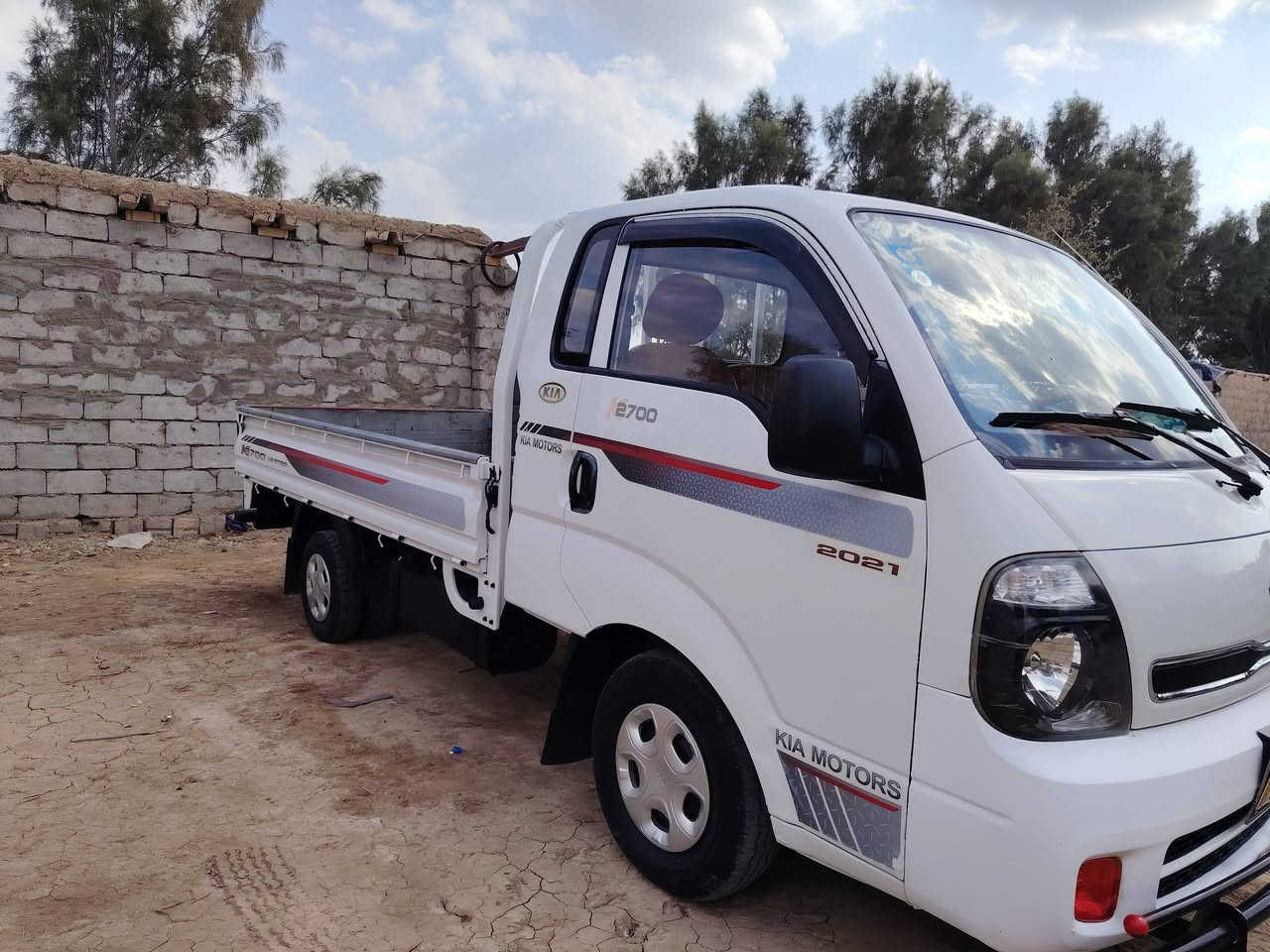 كيه بنكو/2700/موديل/2017رقم واسط دولي بأسمي
سياره مكفوله كفاله عامه من الصبغ والحار والبارد وظع الشركة كير محرك اكسن كفاله حداديه جديده تخم تاير جديد تبريد شغال ثلج مدوشمه مجلده كامل شاصي ورقم شاصي كفاله سنويه مجدده لل /2029تريد تحويل تريد وكاله ابيع سونار سونار السعر/١١٨
سياره جديده جديده واني مسىول عن كلامي
عنوان بابل الشوملي
***********

***********
