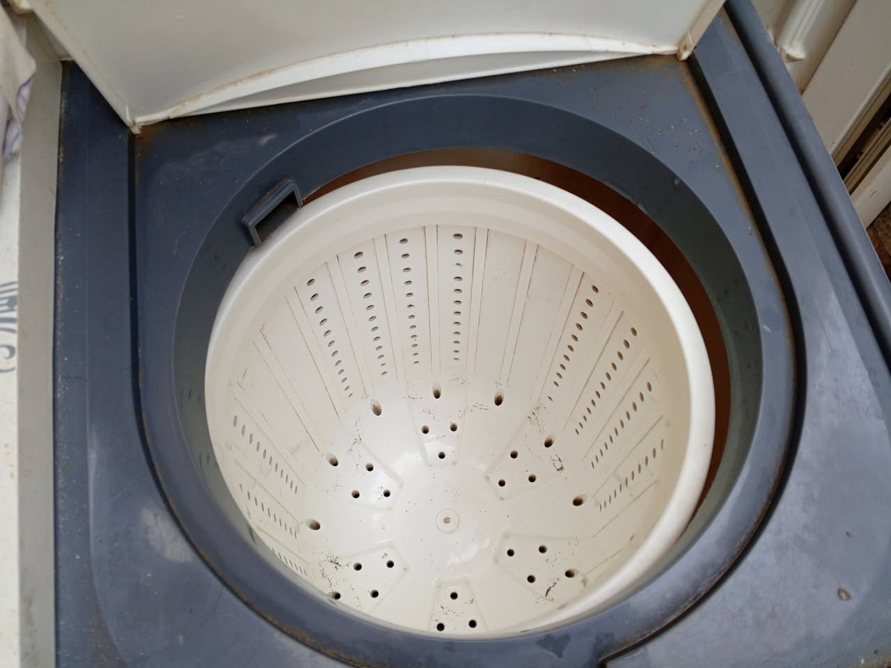 سلام عليكم غراض بيت كامله البيع كلمن وسعره شهداء العبيدي ***********
