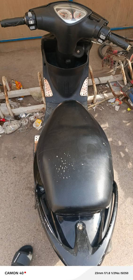 السلام عليكم للبيع دراجة ماكس عدلة شغالة سلف وهندر وكهربائيات شغالة كفرات مختمه الدراجة نظيفة كلش ما مخلعه ولا مكسره بس بيها شويا دخان من اتدوس الها بس بعدين تكطع اني اديرلها دهن أصلي امزويل رايدها ب٤٥٠ سعرها مناسب مكاني بغداد شقق بسماية رقمي الأول بي فقط واتس اب *********** يعني رصيد معلق تريد تستفسر أدخل خاص وتدلل
