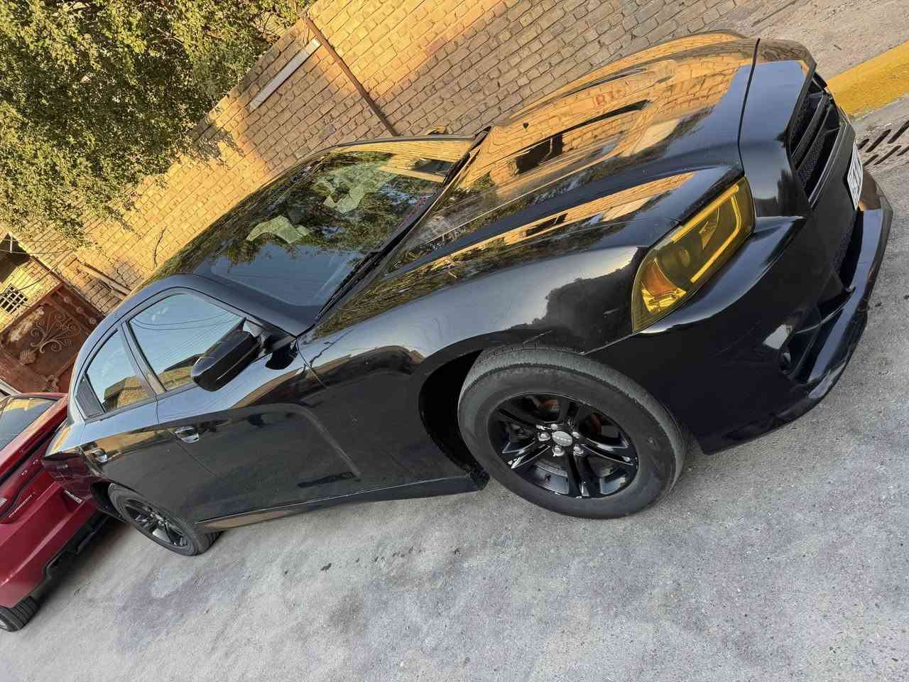 السلام عليكم جارجر للبيع رقم بغداد موديل 2012 بيها 3 قطع صبغ بدون دواخل ***********
